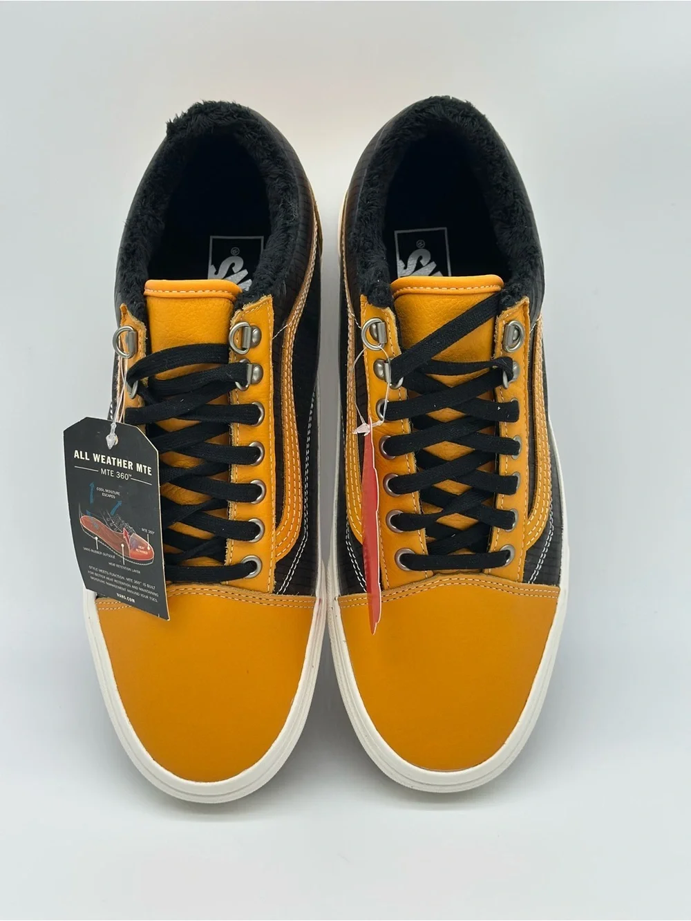 Vans Low Top Sneakers in Mustard Yellow & Black